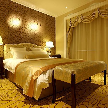 Alton Hotel Wuhu Экстерьер фото